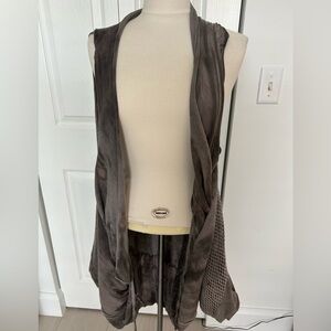 Drapy cotton vest one size